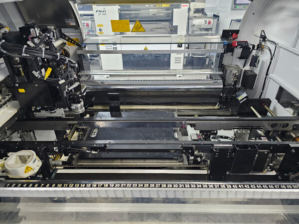 Fuji XP-143E Pick & Place (2009) -10