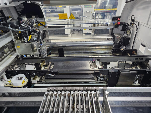 Fuji XP-143E Pick & Place (2009) -4