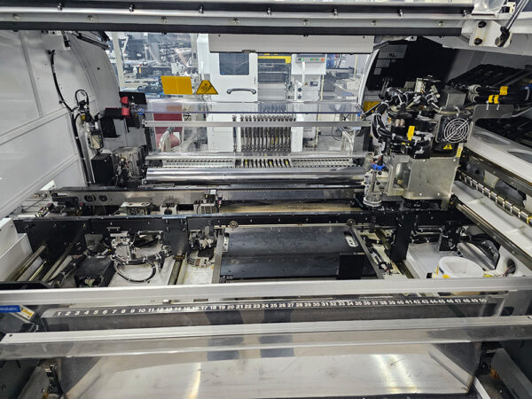 Fuji XP-143E Pick & Place (2009) -2